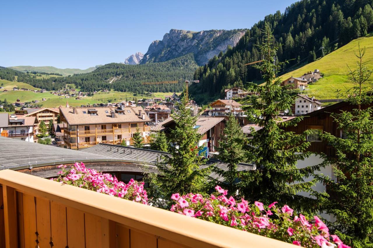 Hotel Somont Selva di Val Gardena Exterior foto
